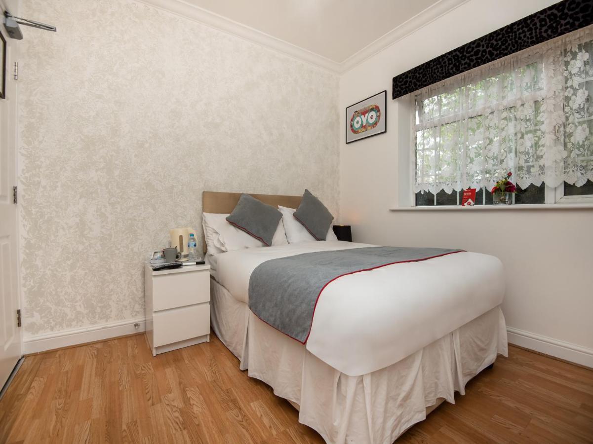 Oyo Vale Lodge Γουίνσδορ Εξωτερικό φωτογραφία