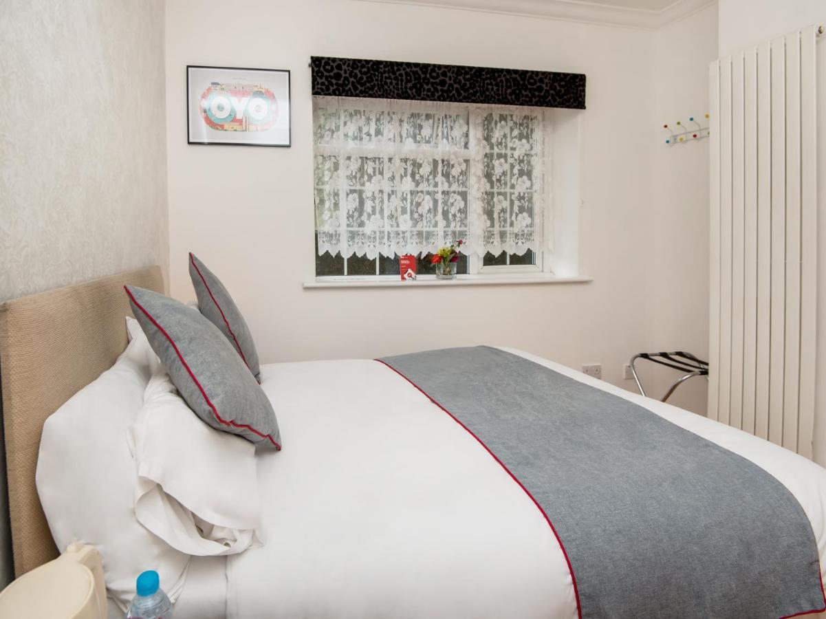 Oyo Vale Lodge Γουίνσδορ Εξωτερικό φωτογραφία