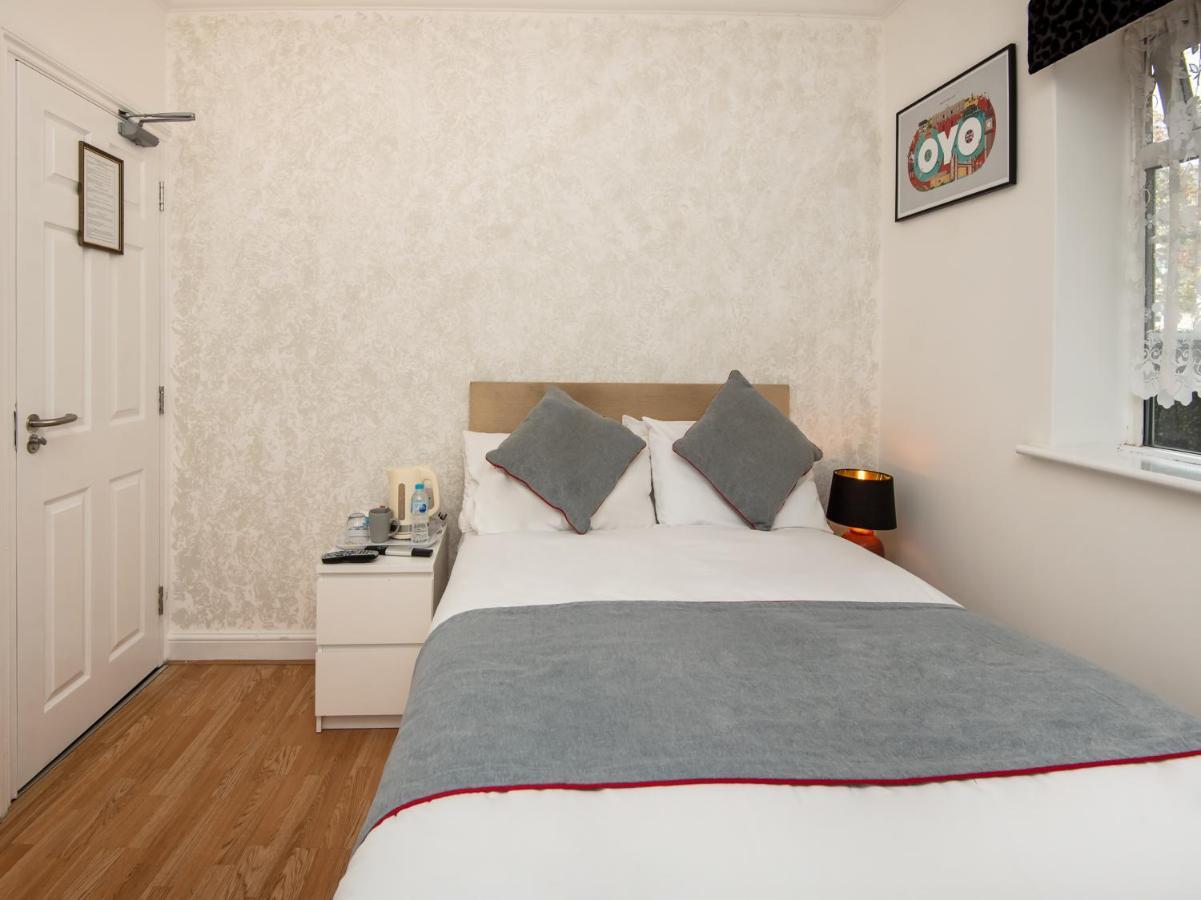 Oyo Vale Lodge Γουίνσδορ Εξωτερικό φωτογραφία